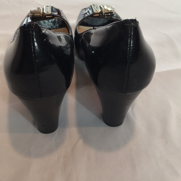 Coach Black patent leather peep toe pump wit SS buckle - Picture 4 of 7